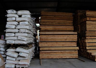 Maderas Guerrero - Trabajos en madera compacta y ensamblada, venta de madera pino oregón, Roble Hualle a medida. Carpintería y trabajos de cualquier medida.